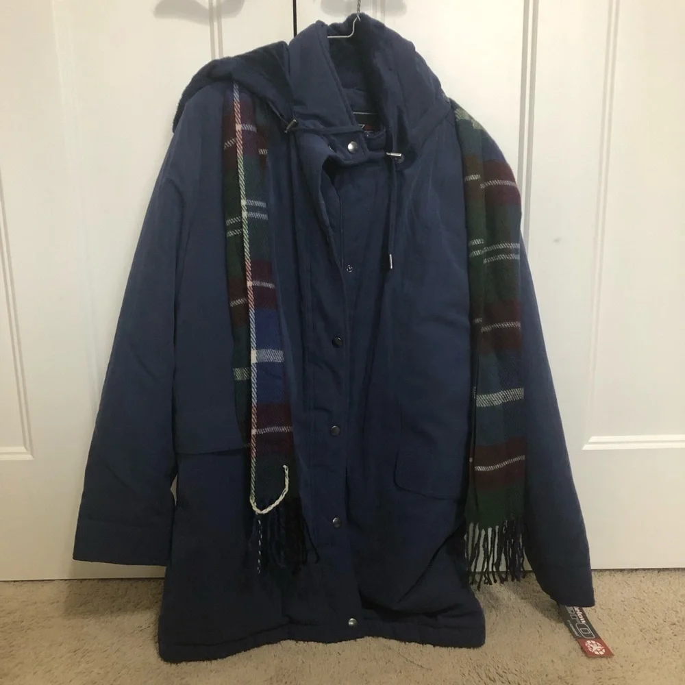 Woman’s size medium Navy Blue Faux Fir winter coat - Picture 2 of 10